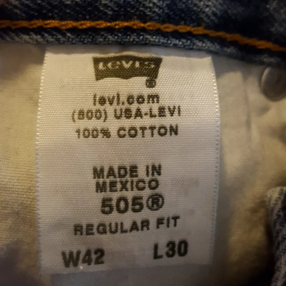 Levis 505 42 X 30 medium wash Regular Fit 100% cotton blue denim jeans EUC…